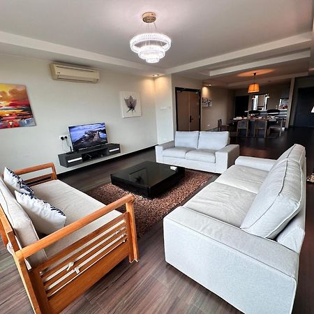 Aa Residen Luxury Condo Homestay 18Mins Walk Tanjung Aru Beach & Golf Course, Not Beach Side Resort Кота Кинабалу Екстериор снимка