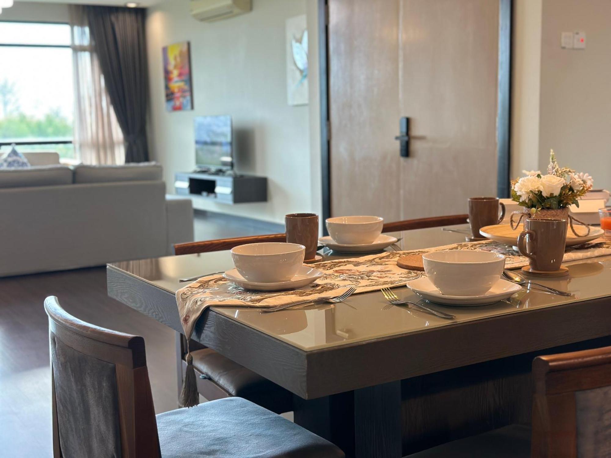 Aa Residen Luxury Condo Homestay 18Mins Walk Tanjung Aru Beach & Golf Course, Not Beach Side Resort Кота Кинабалу Екстериор снимка