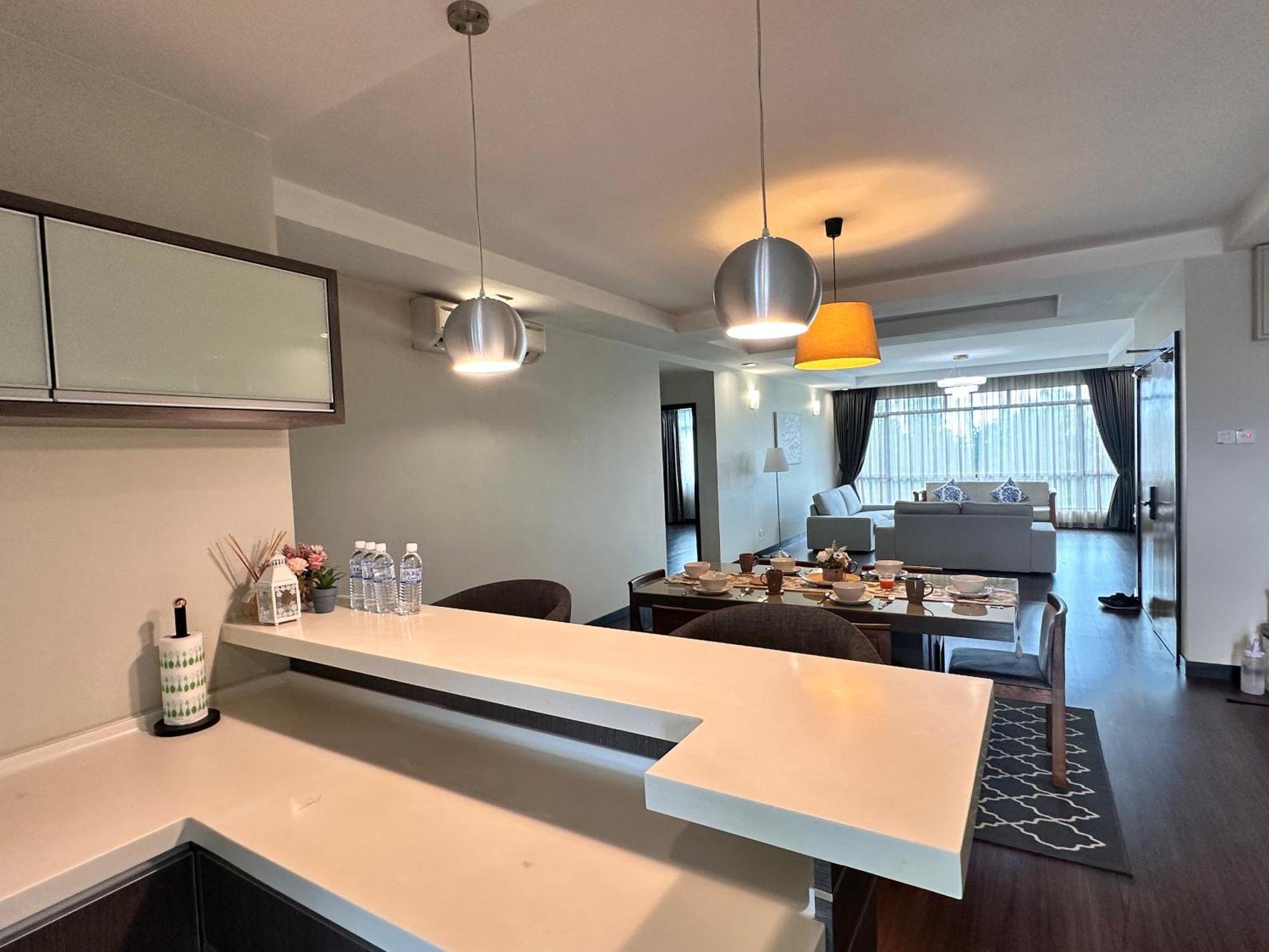Aa Residen Luxury Condo Homestay 18Mins Walk Tanjung Aru Beach & Golf Course, Not Beach Side Resort Кота Кинабалу Екстериор снимка