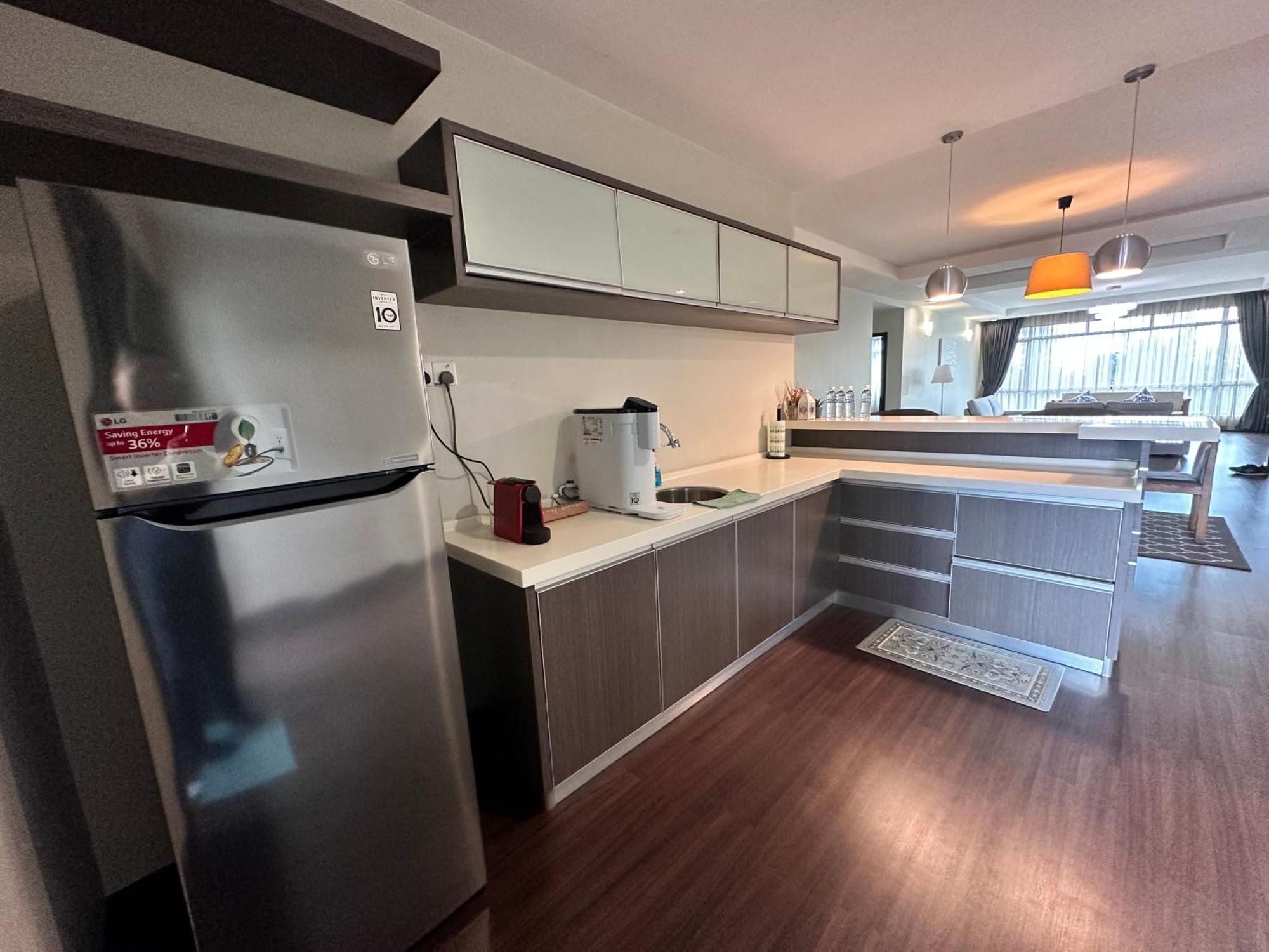 Aa Residen Luxury Condo Homestay 18Mins Walk Tanjung Aru Beach & Golf Course, Not Beach Side Resort Кота Кинабалу Екстериор снимка