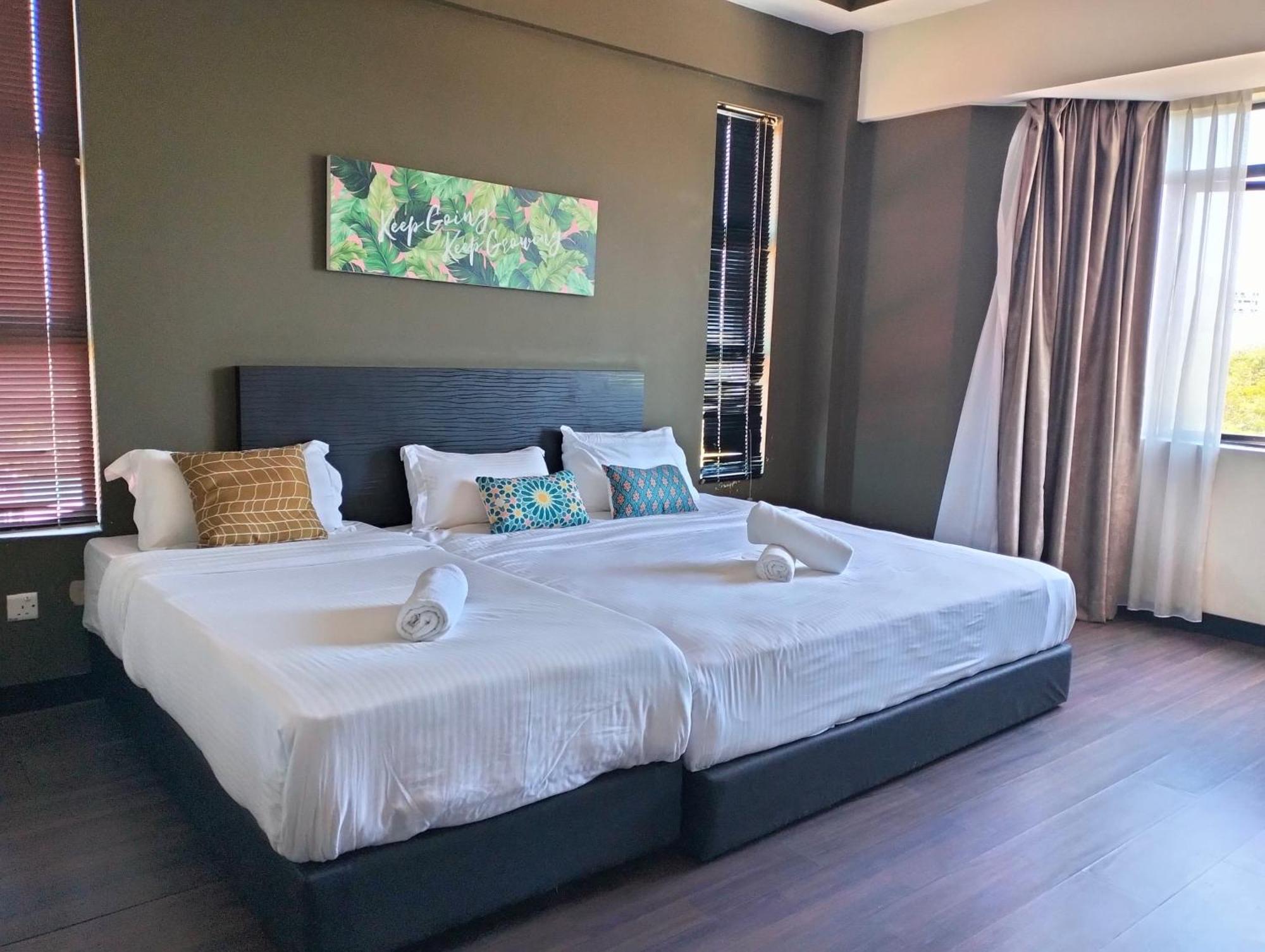 Aa Residen Luxury Condo Homestay 18Mins Walk Tanjung Aru Beach & Golf Course, Not Beach Side Resort Кота Кинабалу Екстериор снимка